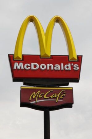Geelong, VIC, Australia - November 28, 2011: Modern McDonald’s sign (Canva)