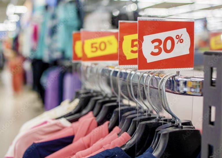 Small business boost as Aussie shoppers seek Christmas bargains at Black Friday sales