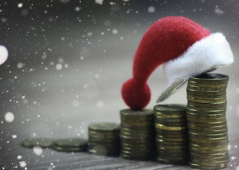 10 ways to keep cash coming in over the holiday period