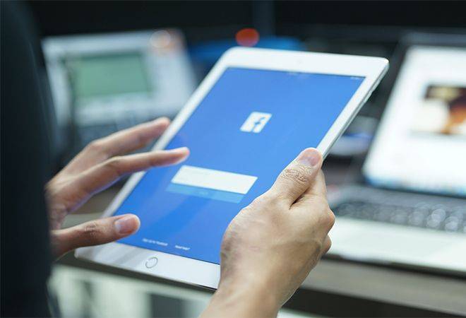 How the government handed Facebook a free pass