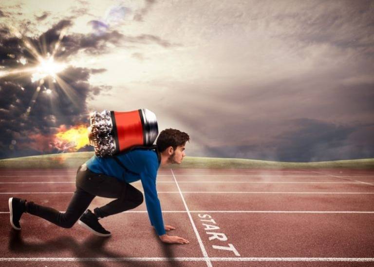 Four tips to help online merchants boost their business this holiday season