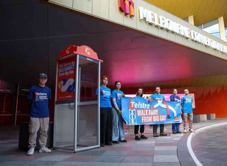 Greenpeace protests at Telstra’s AGM - urges company to break ties with the Business Council of Australia