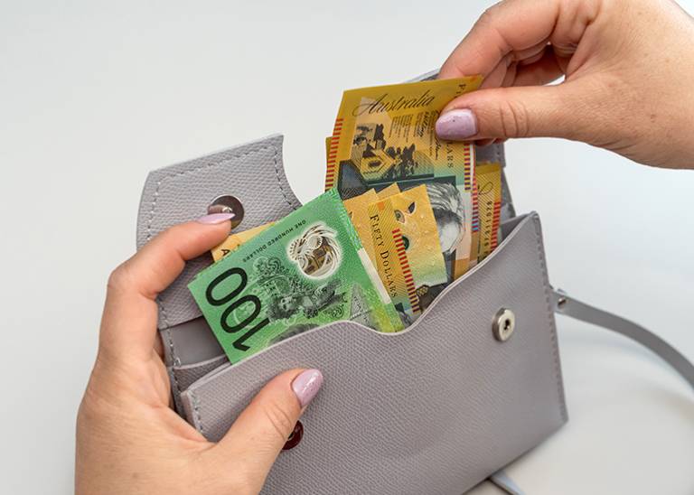 Cash mandate: Small step or green light for a cashless Australia?