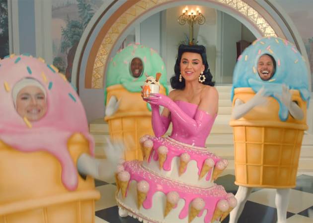Katy Perry menulog
