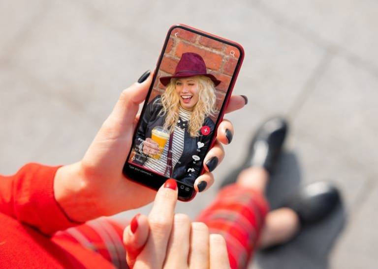 Scroll goals: Turning social into sales